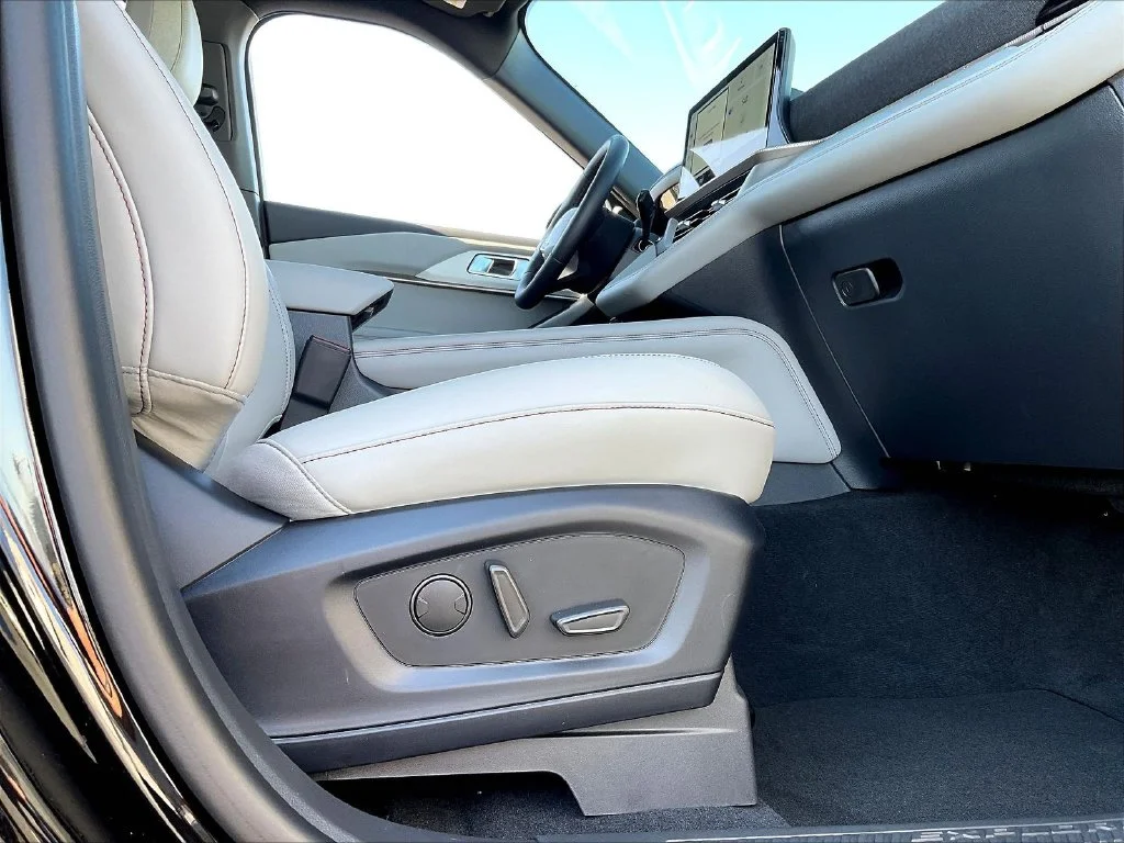 New 2027 Agate Black Metallic Ford Active image 12