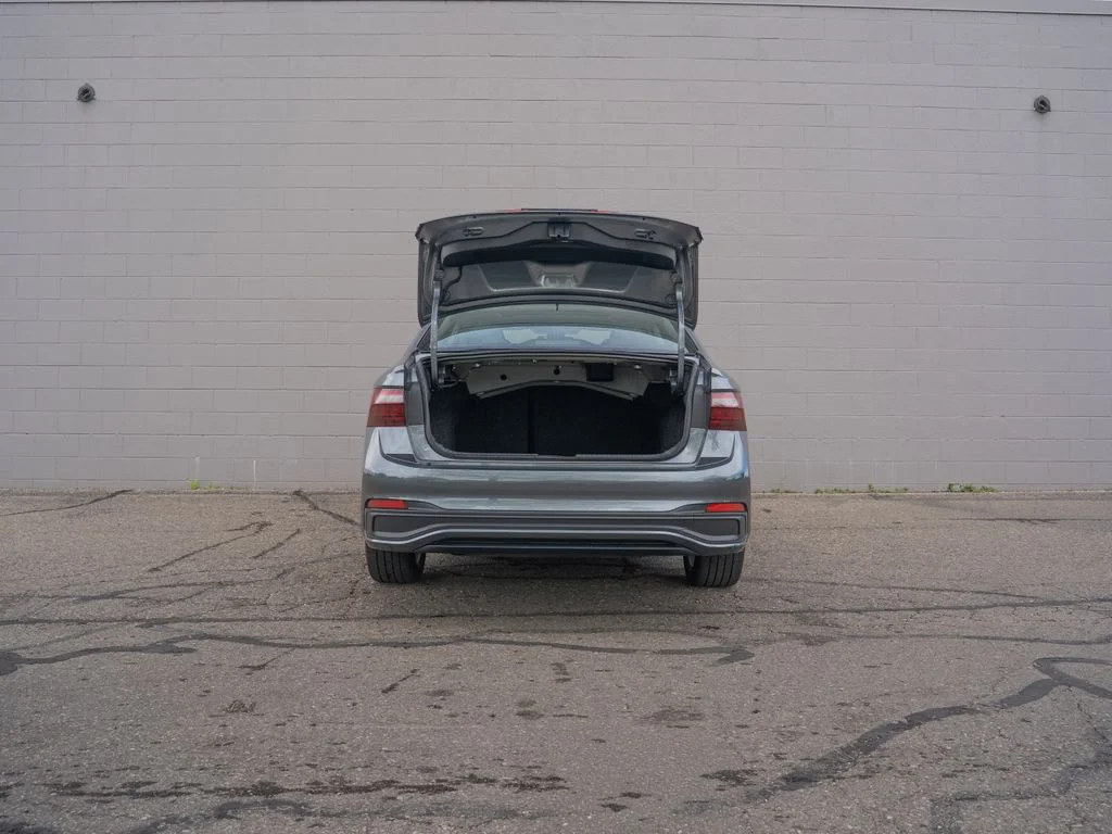 Used 2025 Gray Volkswagen 1.5T SE image 13