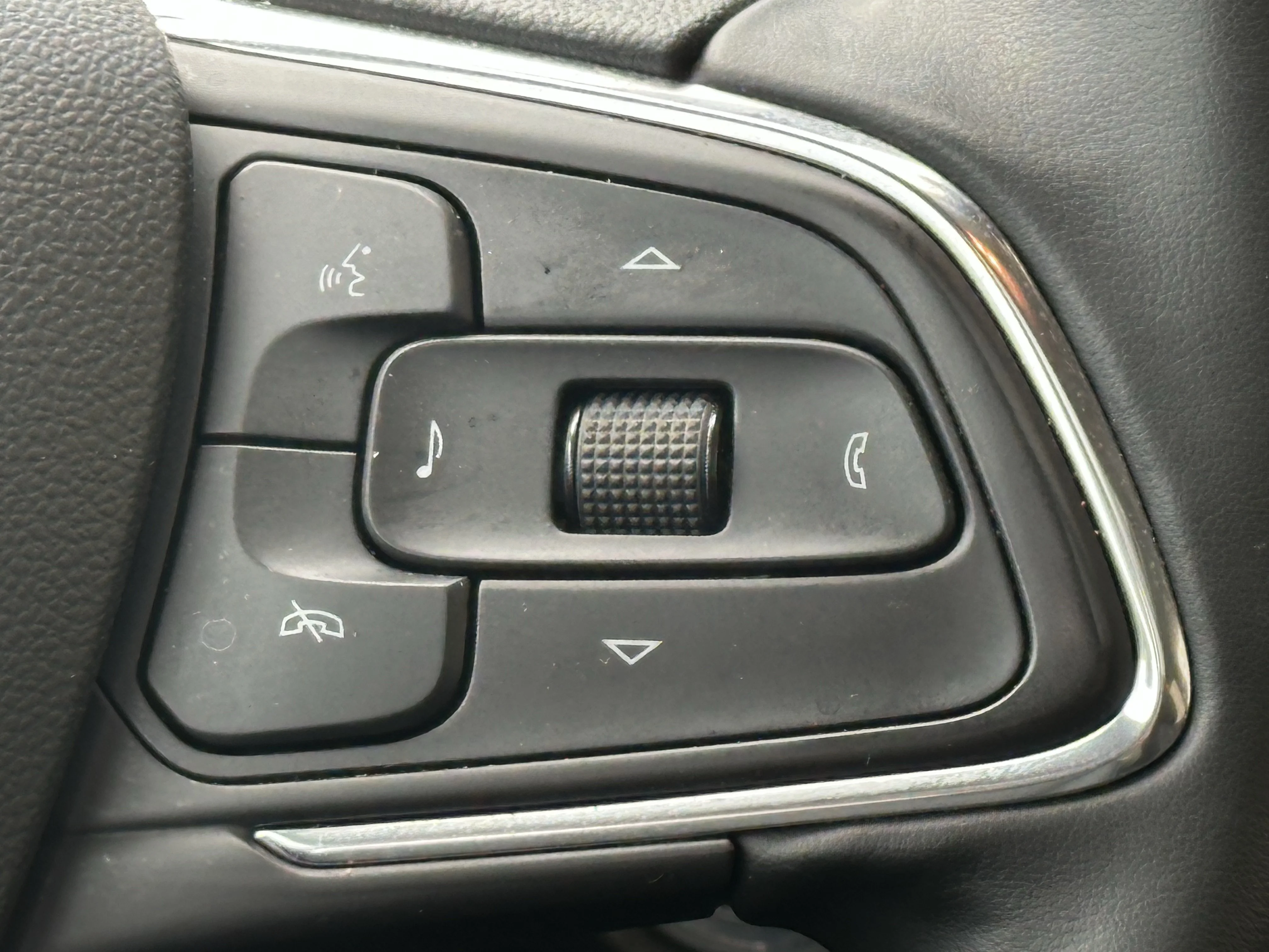 Certified Used 2026  Buick Sport Touring image 13