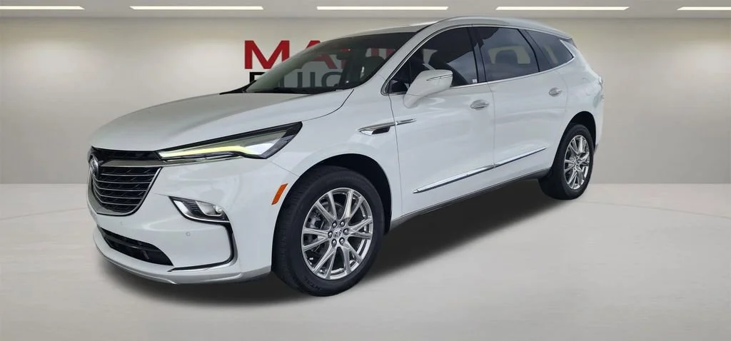 2024 Buick Enclave Essence's photo