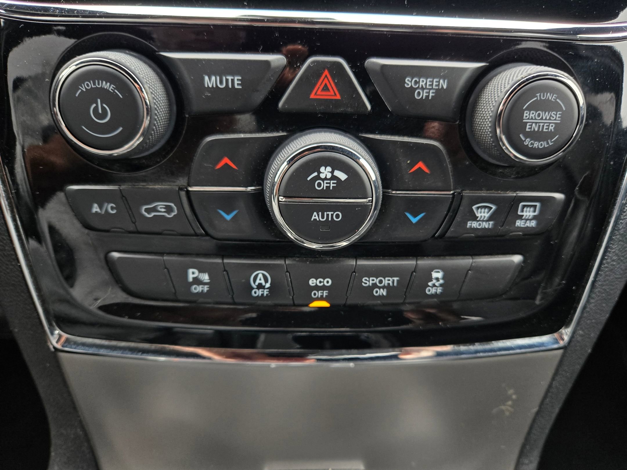 Used 2019 Velvet Red Pearlcoat Jeep Limited image 29