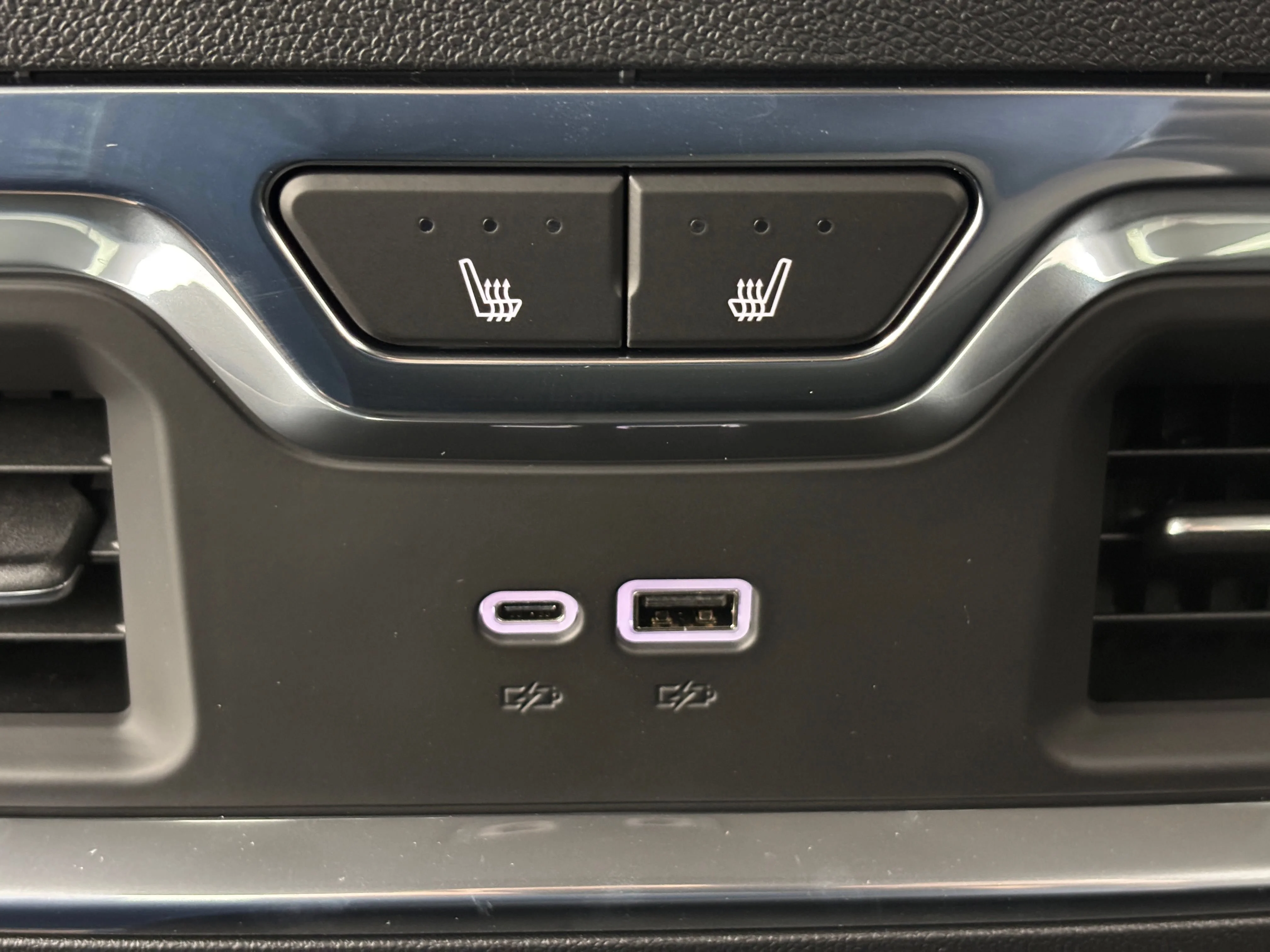 2026 GMC Sierra 3500HD Denali - Photo 8