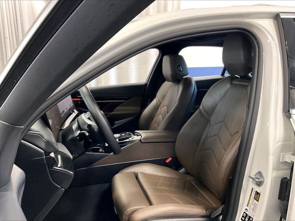 Used 2026 White BMW 530i xDrive image 10
