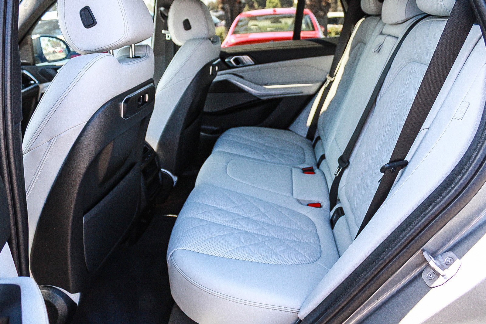 Used 2024 Skyscraper Grey Metallic BMW sDrive40i image 19