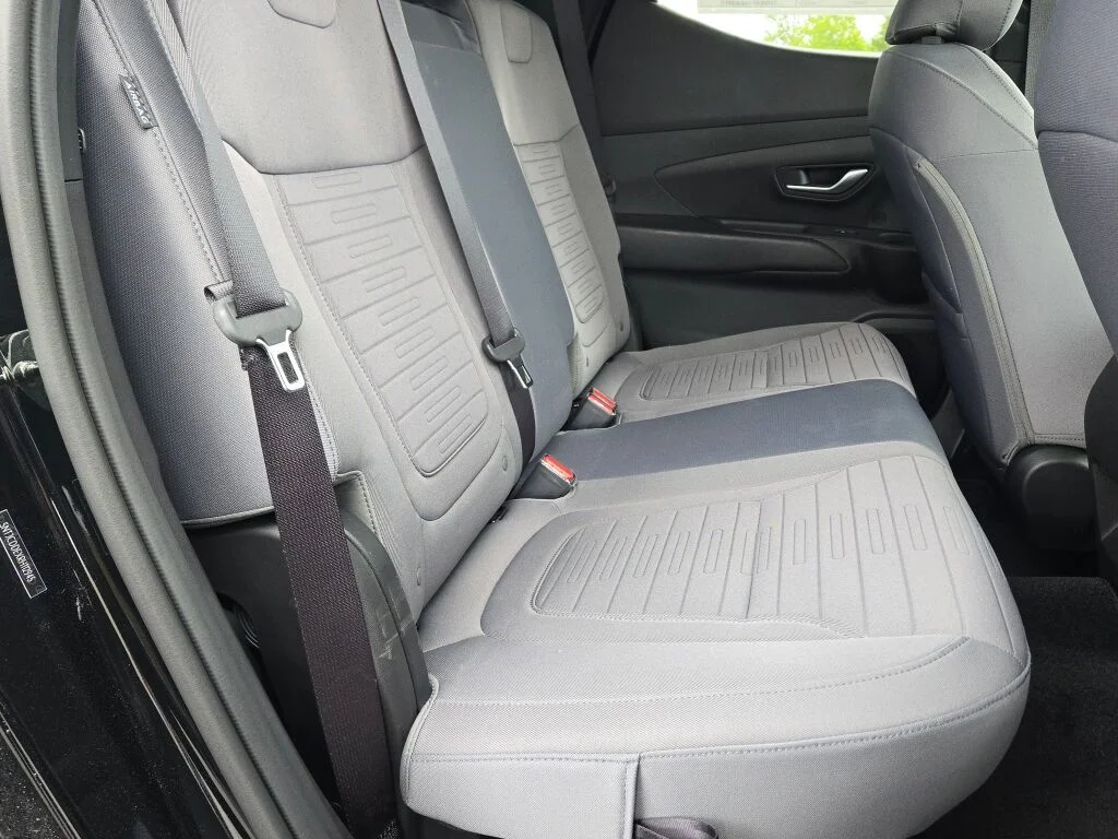 Used 2024 Black Hyundai SEL image 9