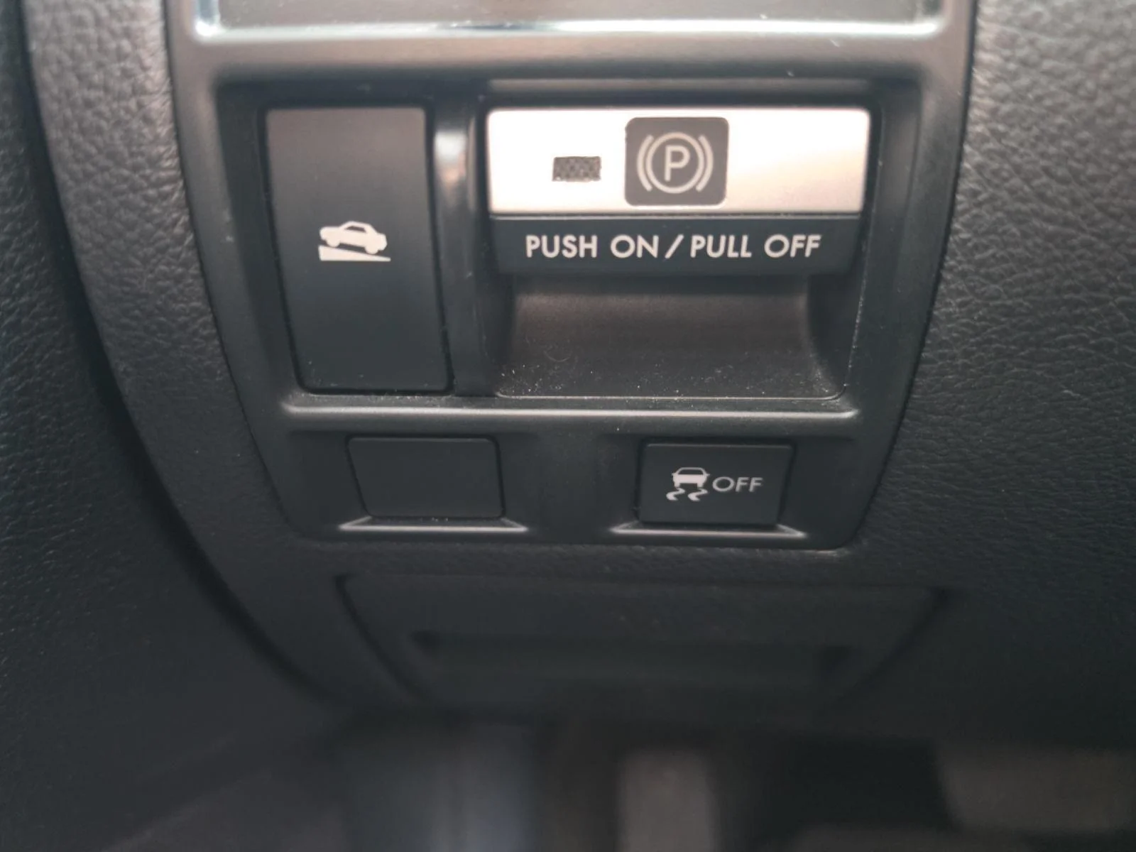 Used 2013 Graphite Gray Metallic Subaru 2.5i Limited image 24