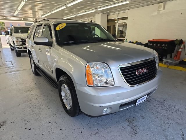 Used 2011 Silver GMC SLE image 7