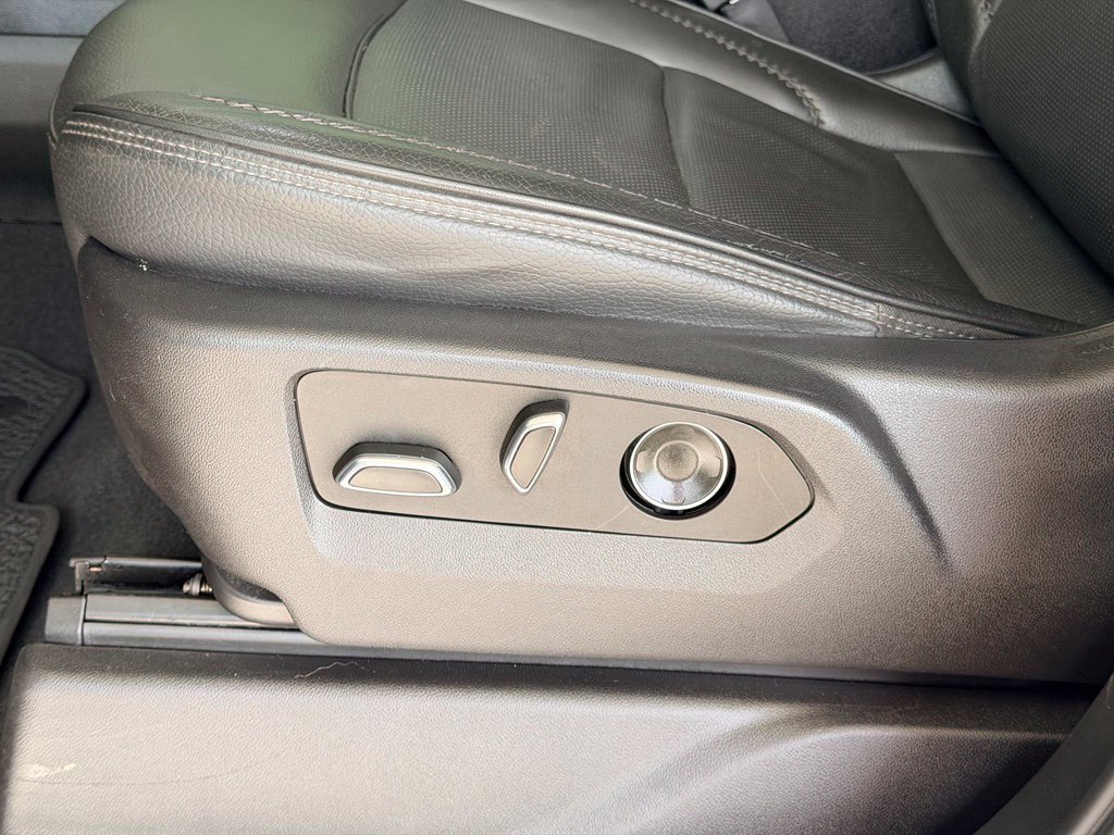 Used 2024 Silver GMC Denali image 16