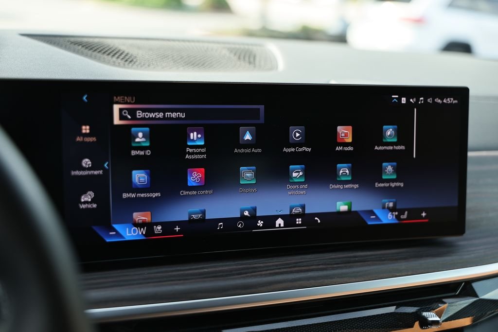 Used 2024 Manhattan Green Metallic BMW xDrive40i image 35