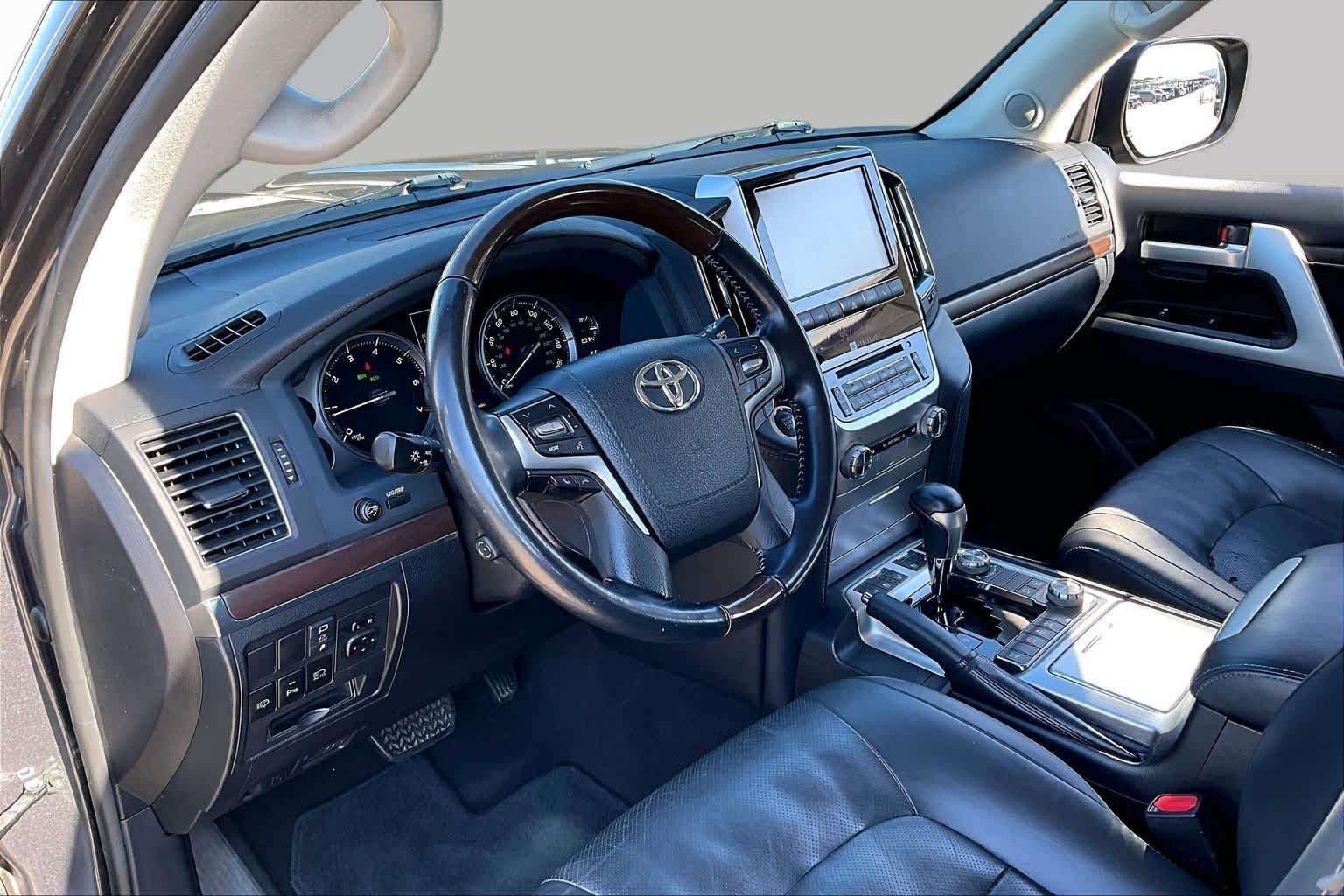 Used 2019 Magnetic Gray Metallic Toyota  image 15