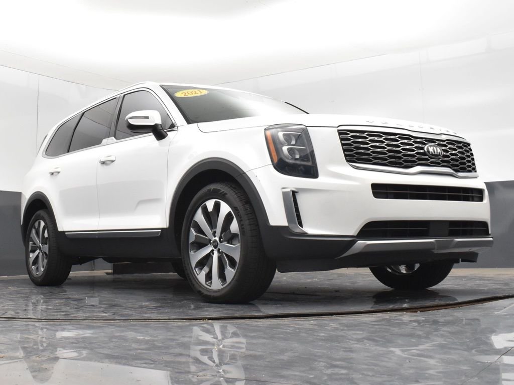 Used 2021 White Kia EX image 24