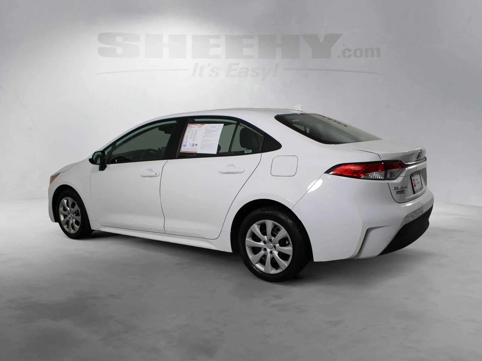 Used 2025 White Toyota LE image 14