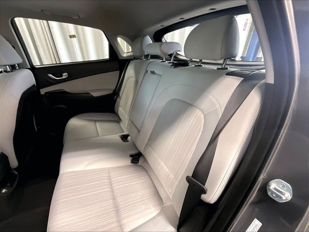 Used 2023 Gray Hyundai SEL image 15