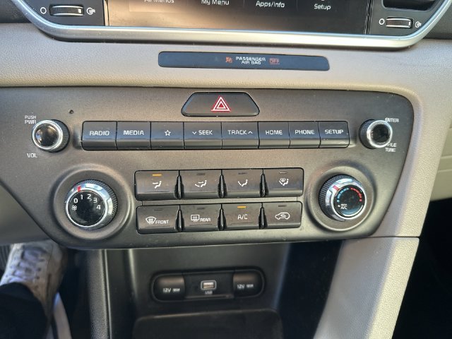Used 2020 Red Kia LX image 25
