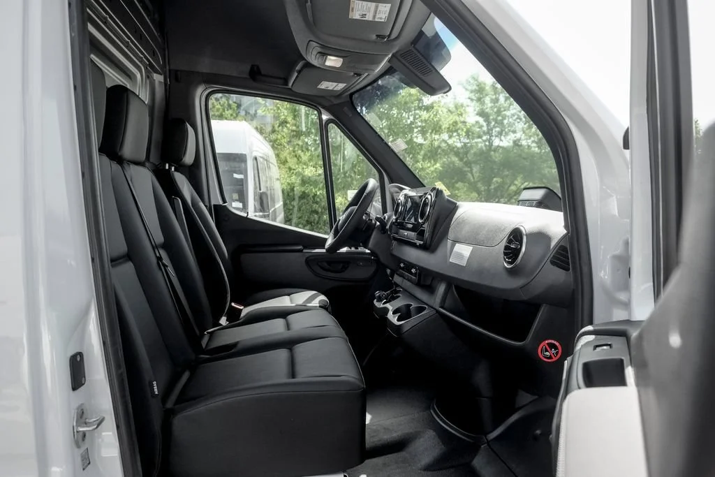 New 2026 Arctic White Mercedes-Benz Cargo 170 WB image 47