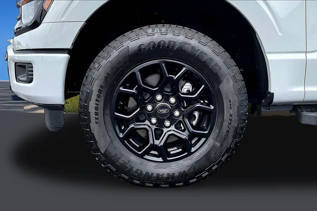 New 2026 Avalanche Ford XLT image 13