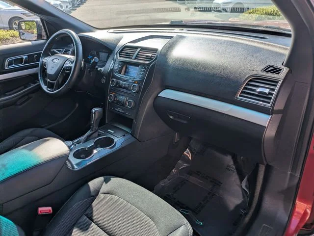 Used 2017 Red Ford XLT image 30