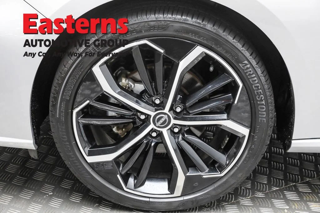 Used 2024 Silver Nissan 2.5 SR image 31