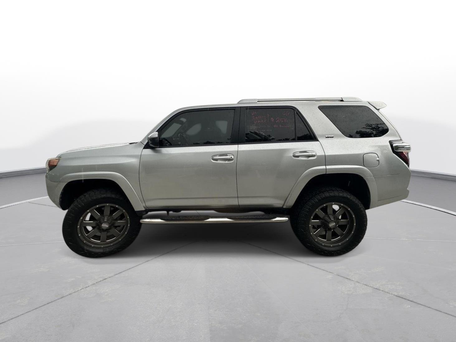 Used 2015 Classic Silver Metallic Toyota SR5 image 9
