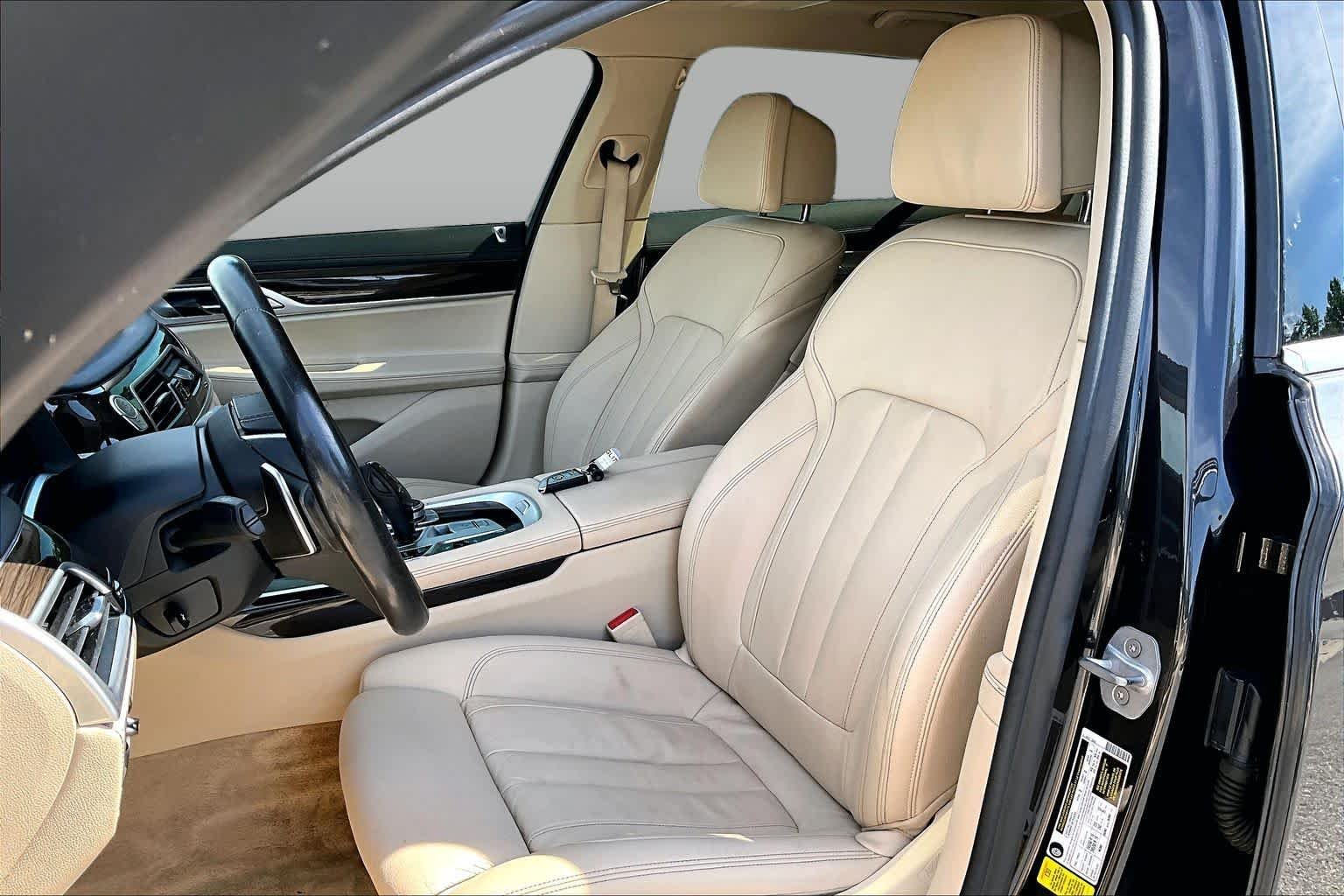 2020 BMW 7 Series 740i - Photo 7