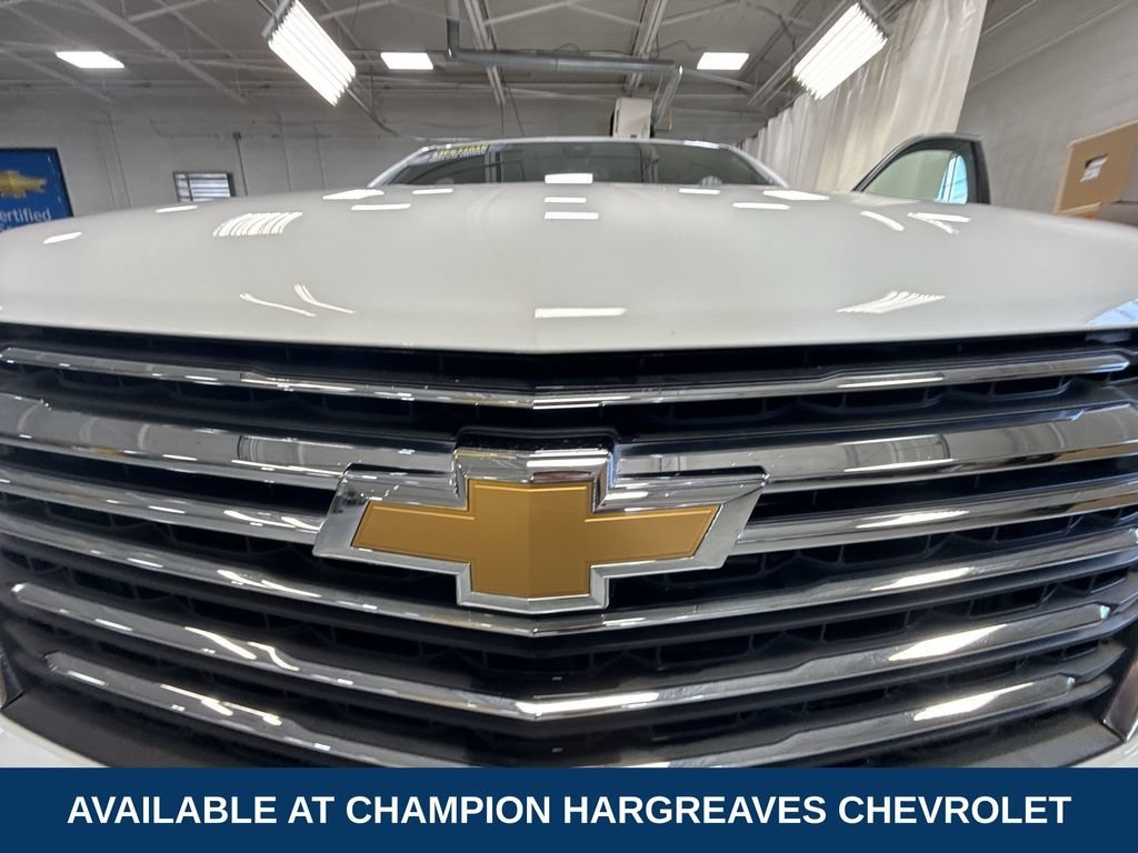 Used 2023 Summit White Chevrolet LT Cloth image 39
