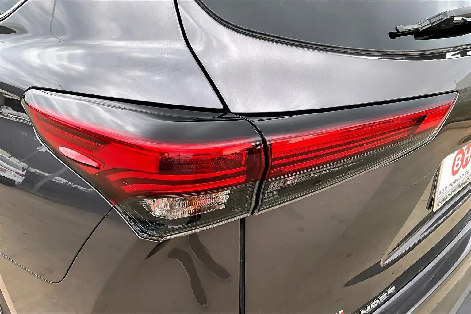 Used 2021 Magnetic Gray Metallic Toyota XLE image 29