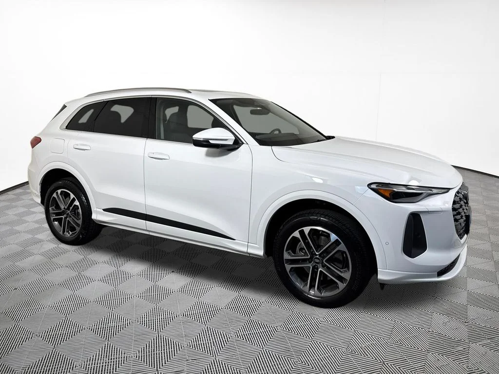 Used 2025 White Audi 2.0T Premium image 5