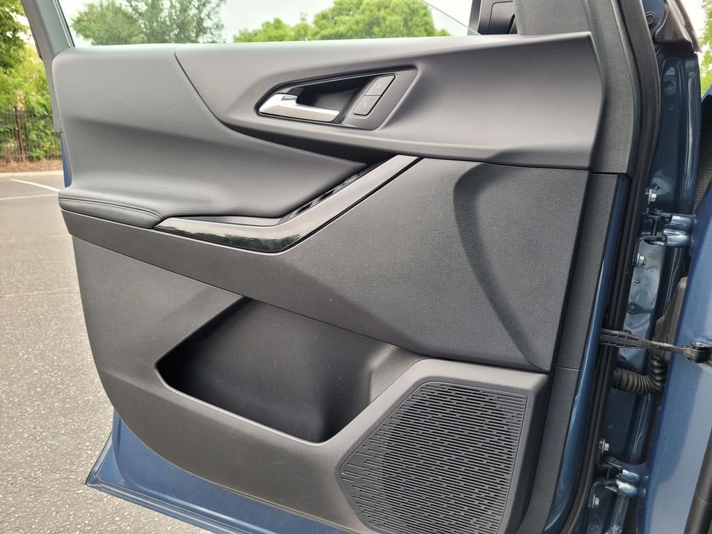 2025 Chevrolet Equinox LT - Photo 25