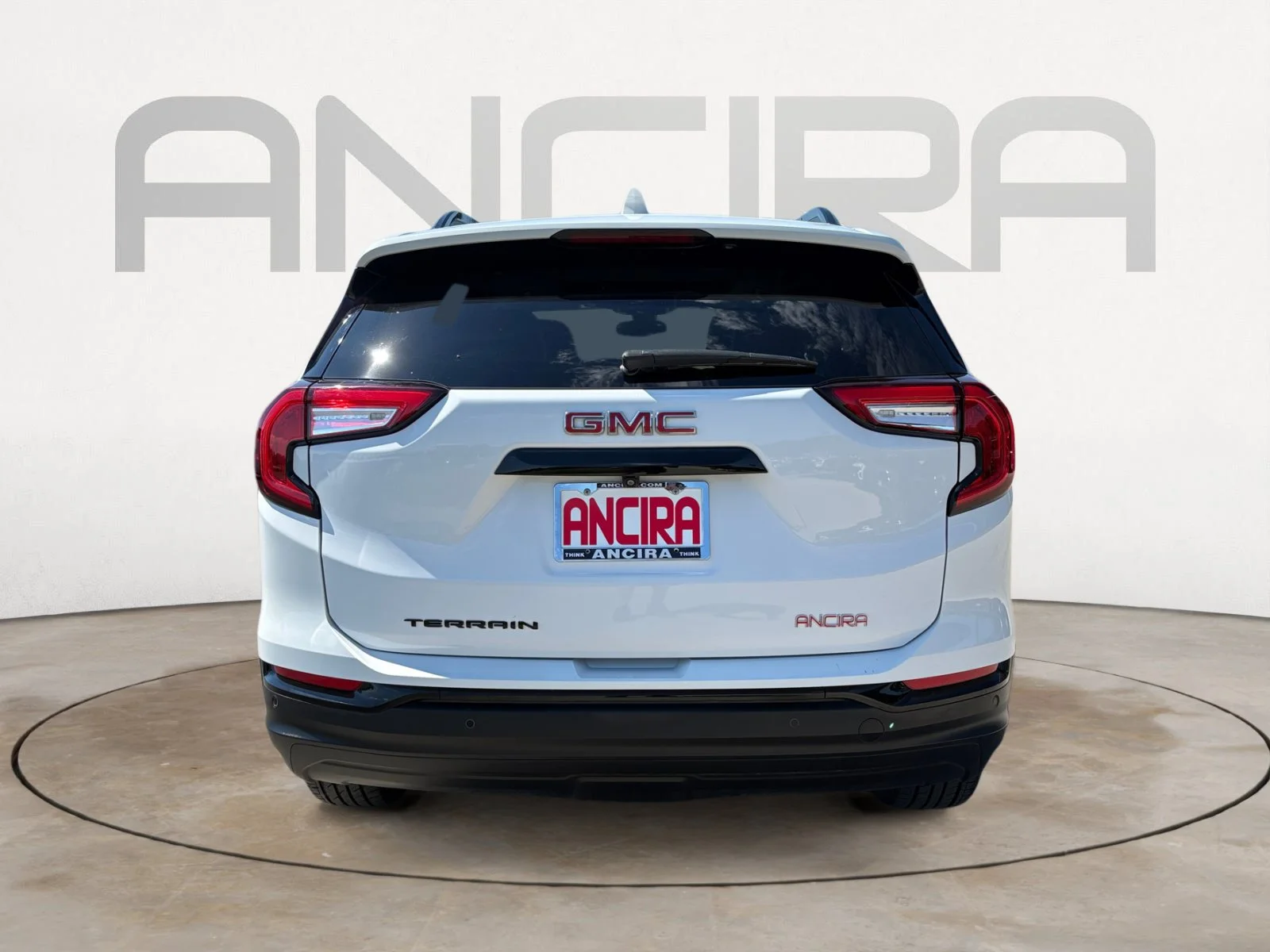 Used 2024 Summit White GMC SLT image 9