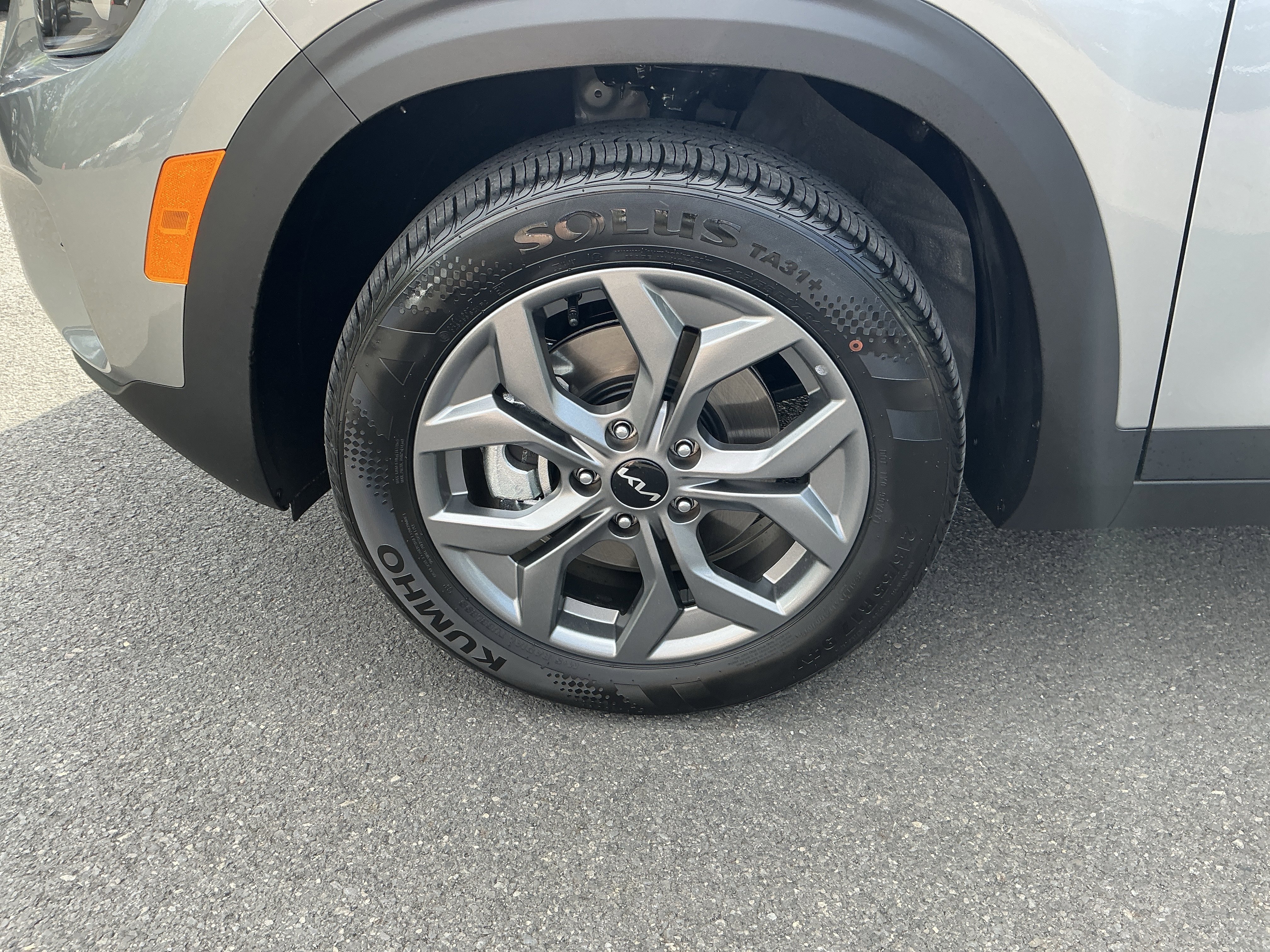 New 2026 Steel Gray Kia LX image 9