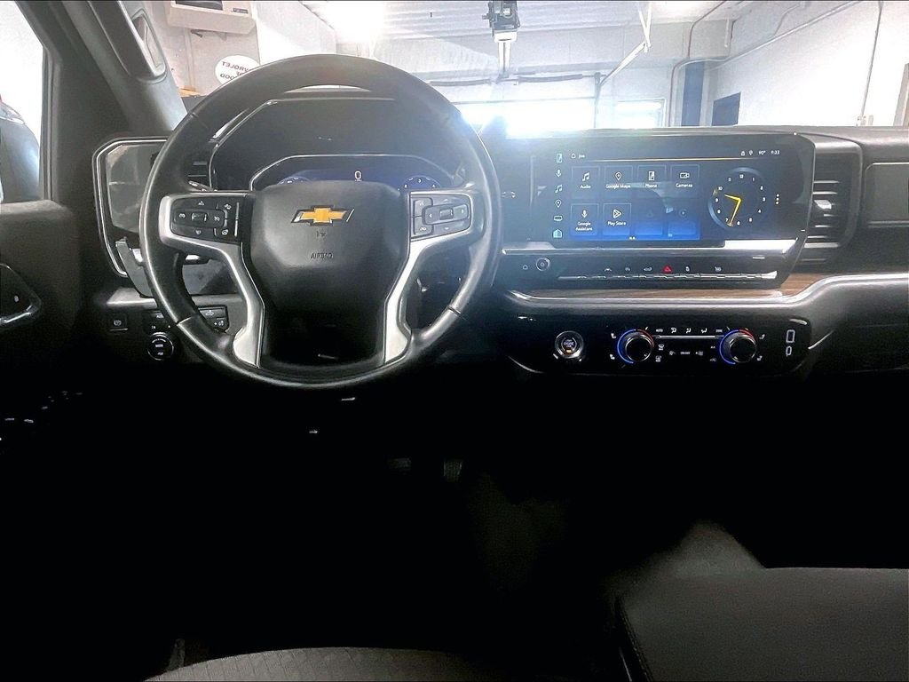 Used 2024 Black Chevrolet LT image 17
