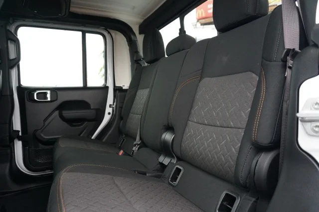 Used 2025 WHITE Jeep Mojave image 19