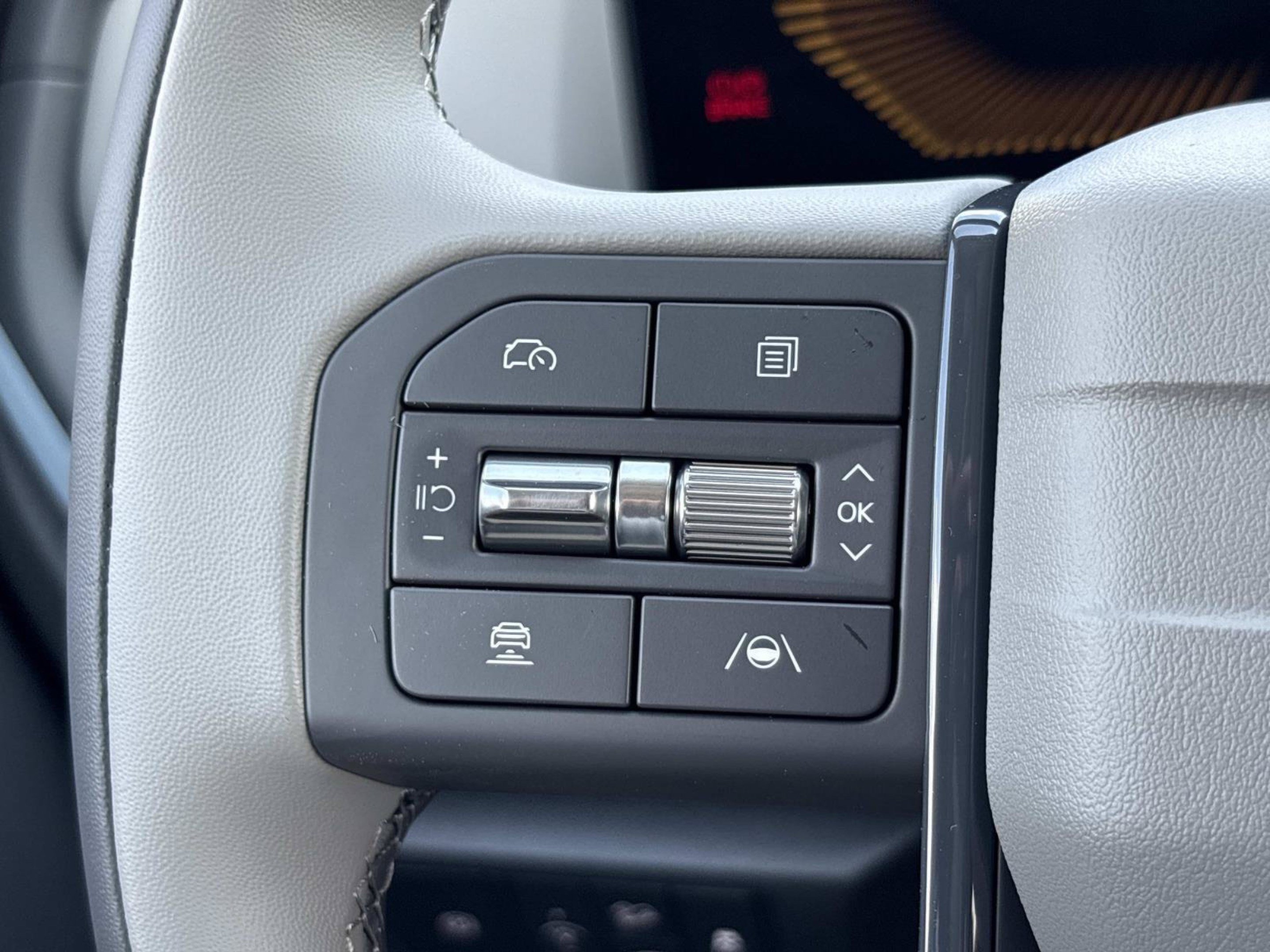 New 2027 Pale Gray Kia EX image 22