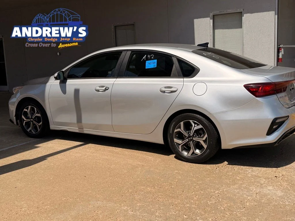 2020 Kia Forte LXS AT's photo