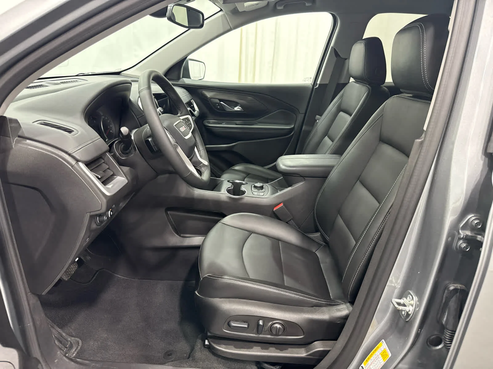 Used 2024 Sterling Metallic GMC SLT image 11