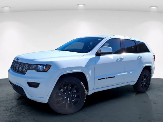 Used 2021 White Jeep Laredo X image 2
