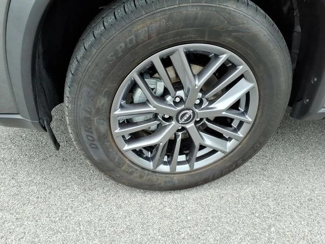 Used 2024 Gray Nissan S image 16