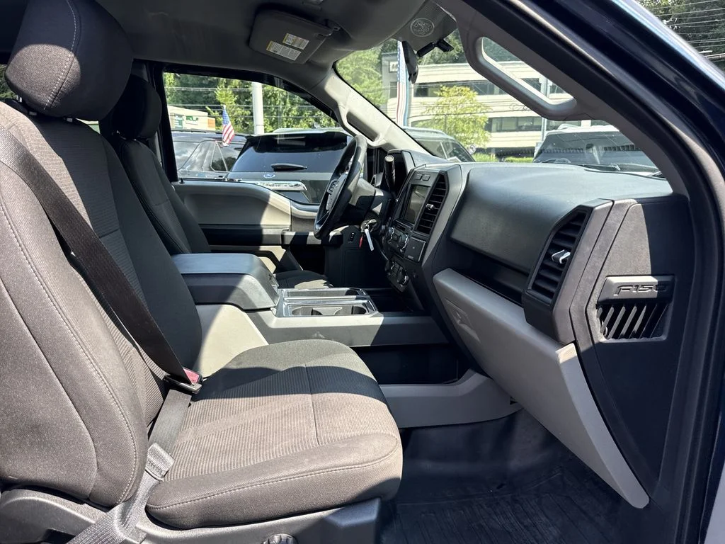 Used 2018 Blue Ford XL image 27