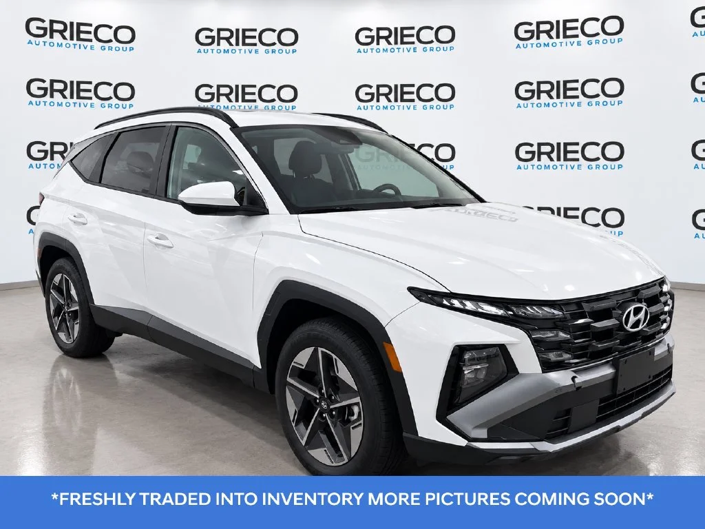 Used 2025 White Pearl Hyundai SEL image 1