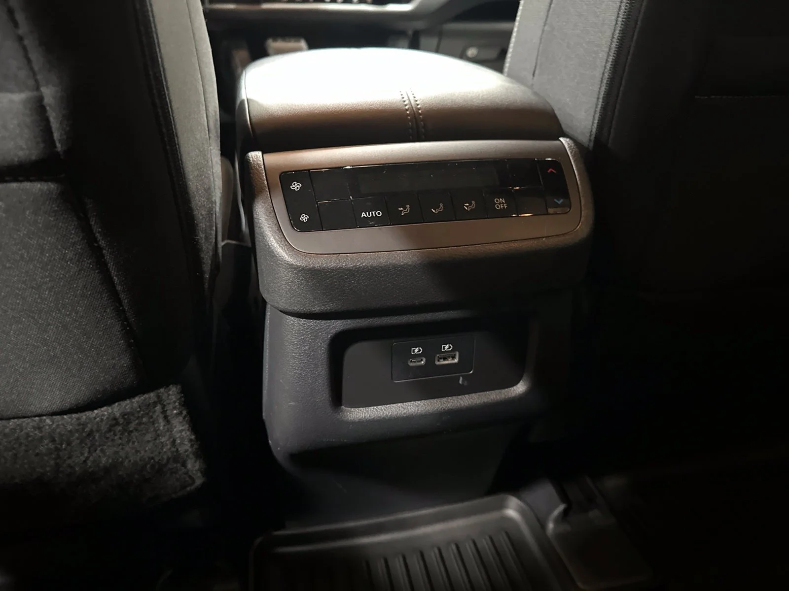 Used 2025 Gray Nissan SV image 18