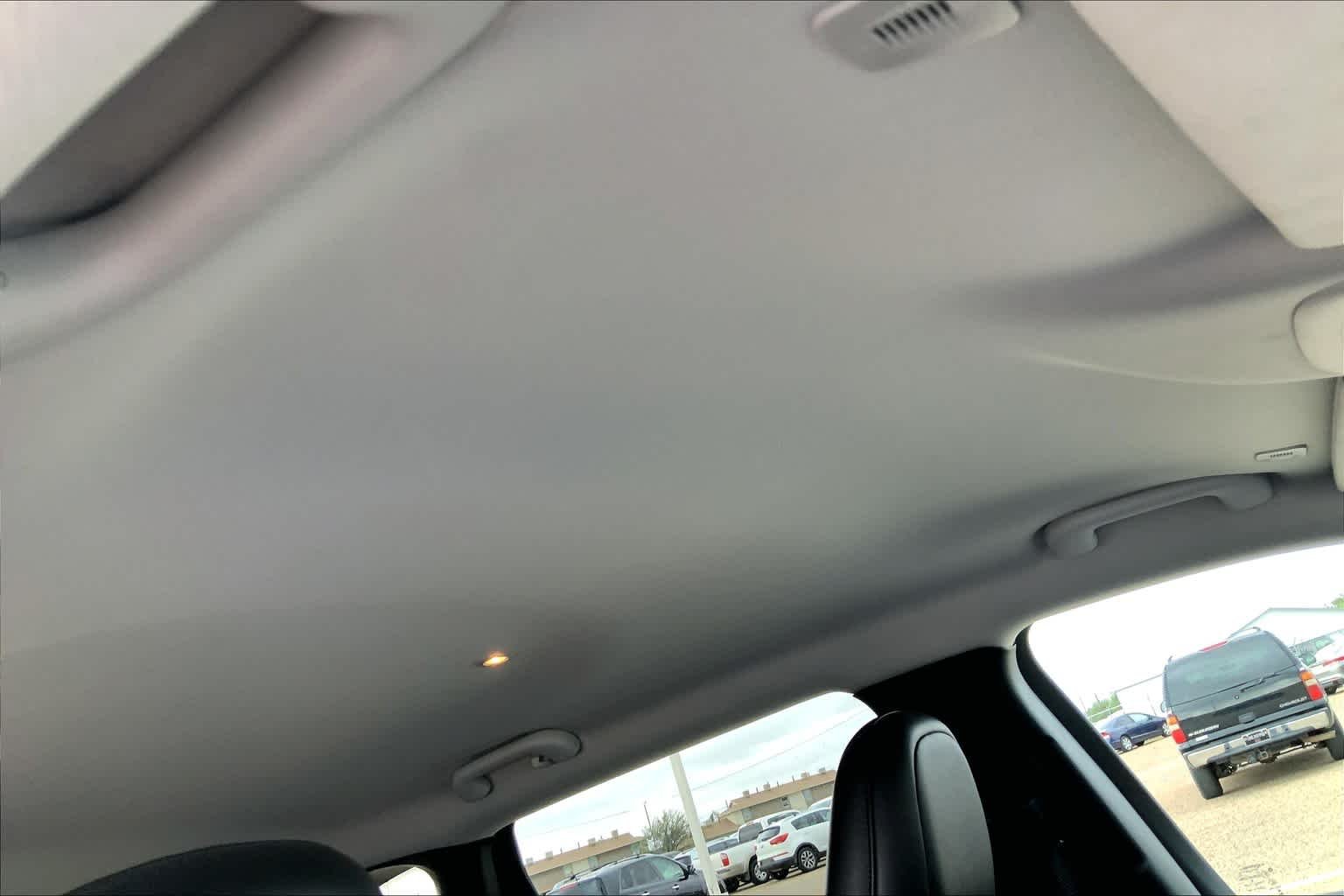 Used 2019 Diamond Black Crystal Pearlcoat Jeep Latitude Plus image 14