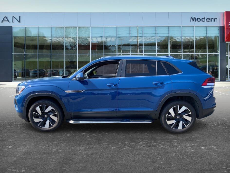 Used 2025 Kingfisher Blue Metallic Volkswagen 2.0T SE w/Technology image 7