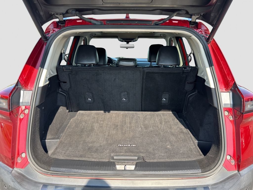 Used 2022 Red Nissan SV FWD image 29