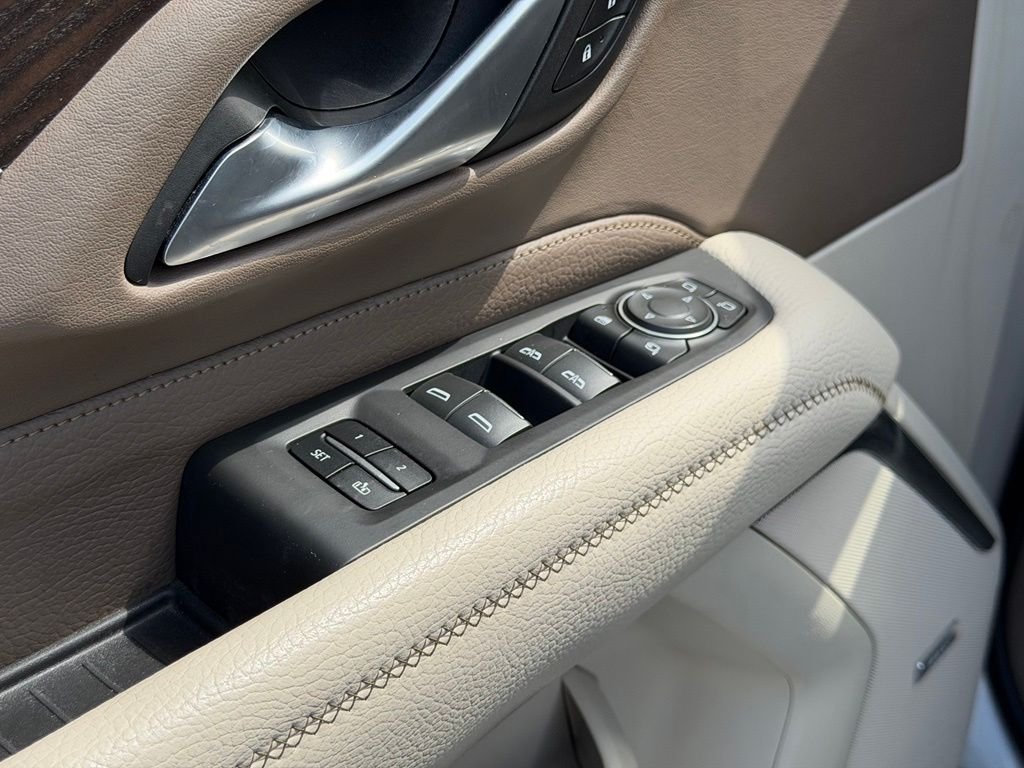 Used 2022 Beige GMC Denali image 14