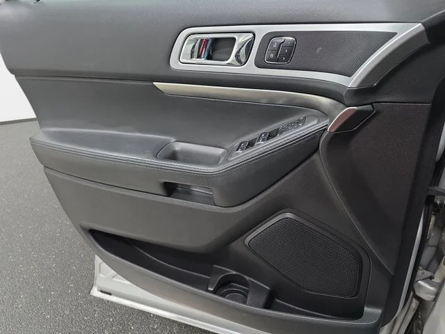 Used 2015 Ingot Silver Ford Sport image 24