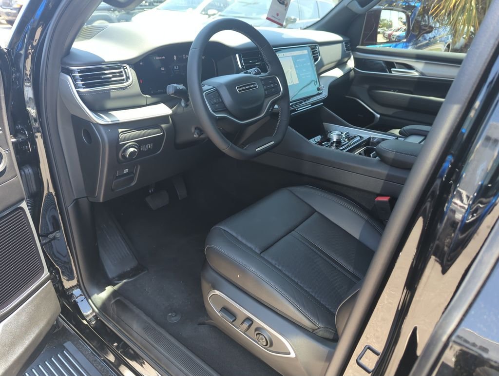 New 2026 High Gloss Black Exterior Paint Jeep Limited Reserve image 11