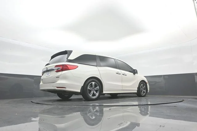 Certified Used 2018 Diamond White Honda Touring image 38