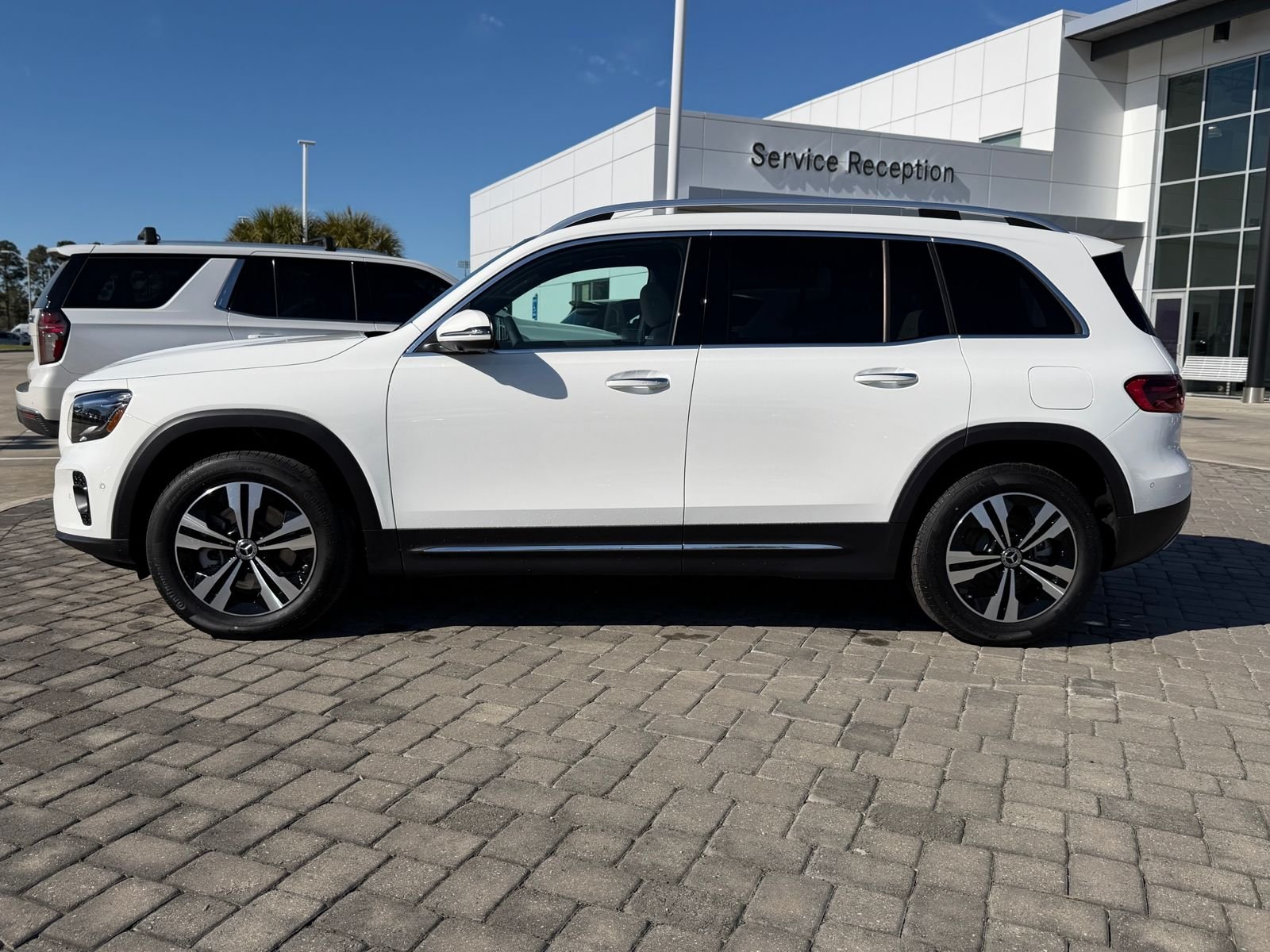 New 2026 Polar White Mercedes-Benz GLB 250 image 11