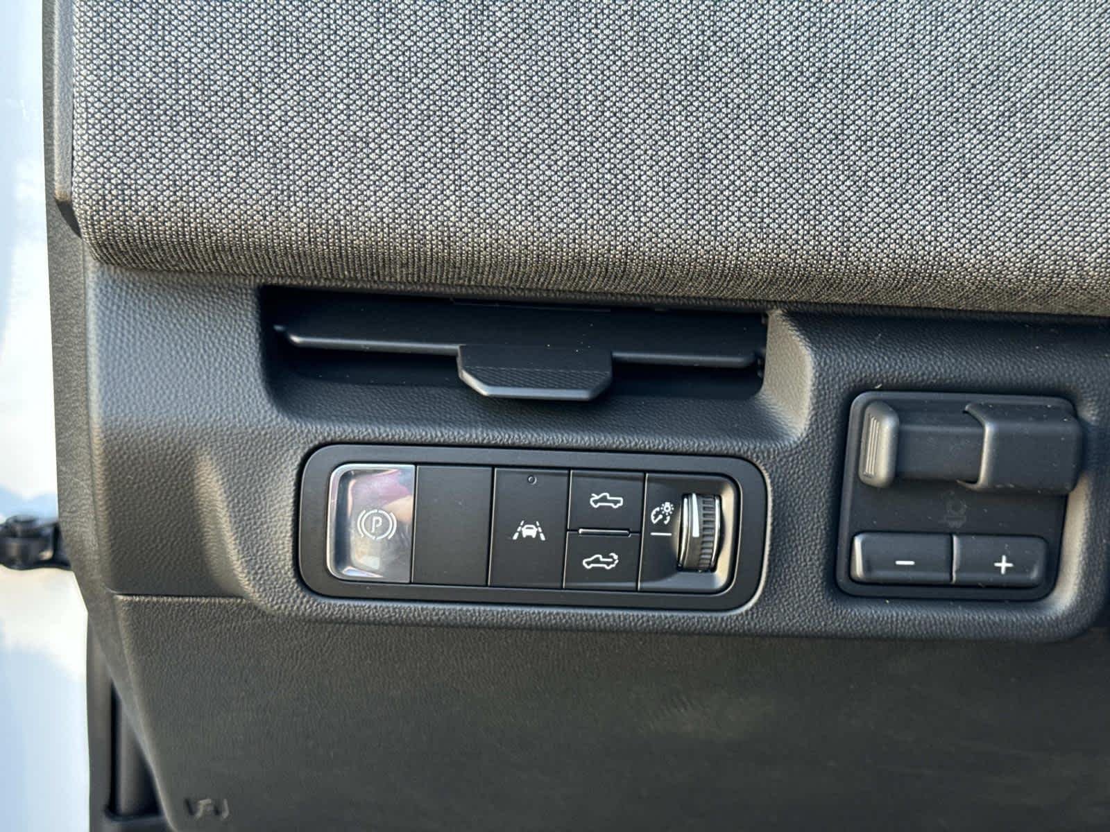 2026 GMC Sierra EV Elevation - Photo 12
