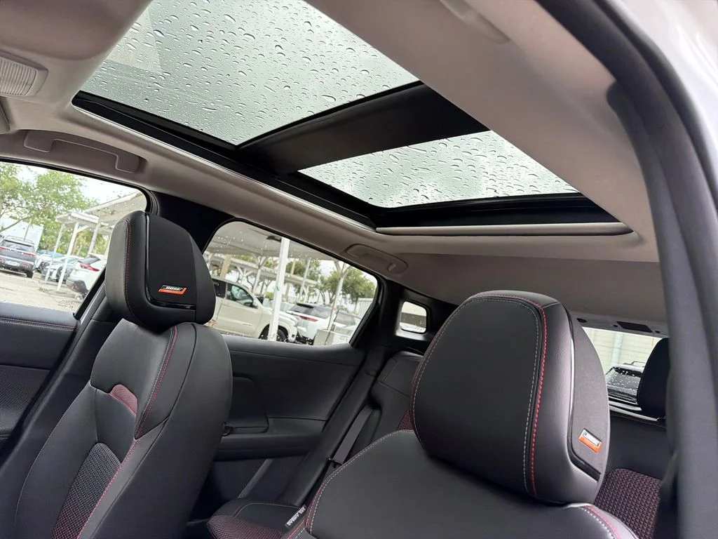 New 2026 Aspen White TriCoat / Super Black Two-tone Nissan SR image 16
